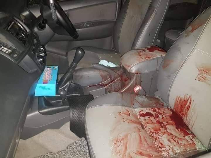 قوم کا بیٹا قتل کر گئے۔۔ایک ایک کرکے سب نے مارے جانا لیکن ھم نے کال کا انتظار کرنا ۔انقلاب ھماری جیسی قوموں سے نہیں لائے جاتے ۔۔سب سو جاؤ کہ کل اپنی باری پہ قتل کر دئیے جاؤ گے تو کوئی تمھیں بچانے نہیں ائیگا۔۔
ارشد شریف کا قتل، 
خنزیروں کی ہلاکت ہو ۔امین۔۔