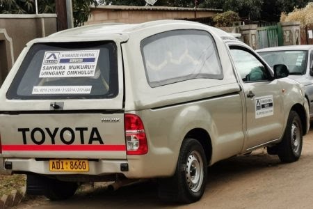 alistarchibanda's tweet photo. 1/2 Guys many still hv grievances against  Nyaradzo. Read this:

My workmate’s child committed suicide at 16/17yrs old.He added her to his policy not long after she was born&amp;after all those years paying,Nyaradzo simply refused to pay a cent citing that they do not cover suicides. https://t.co/C76bGosLs1