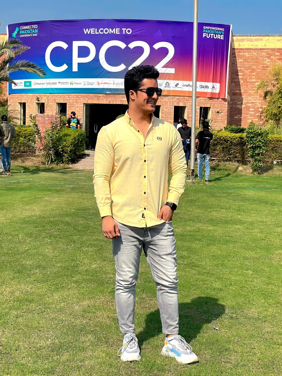 _Usama_Sohail's tweet image. #CPC2022 ( 2nd day )

An amazing experience to meet with the Future of Pakistan 🇵🇰
 
- @maheenEcommerce 🏆
 ( Amazon expert )

- @_BilalSohail 🏆 ( My brother )
Freelance Graohic designer 
( Level 2 seller )

- @contentmaniac_🏆
( Best Copywriter )

Good luck!!