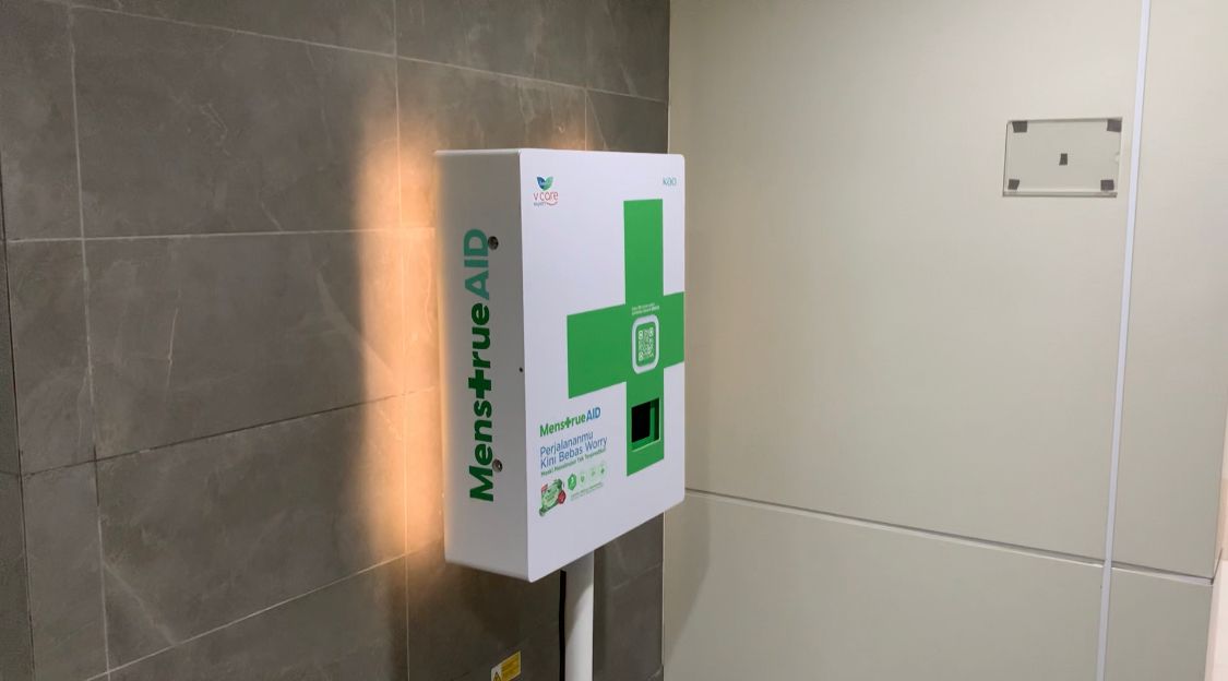 Gak panik lagi ni kalo hari pertama dan ga bawa pembalut bisa melipir dulu ke toilet MRT cz ada MenstrueAid