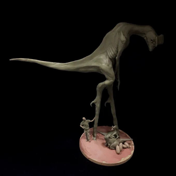 在廊中に描いてるドローイング、割と気になってるお客さんが多くて嬉しいです。これはghost dinoっていうシリーズがコンセプトなんですが、幽霊と恐竜の朧げな感じとかを彫刻やらで表現、制作していくためのエスキース的なものでもあります。 