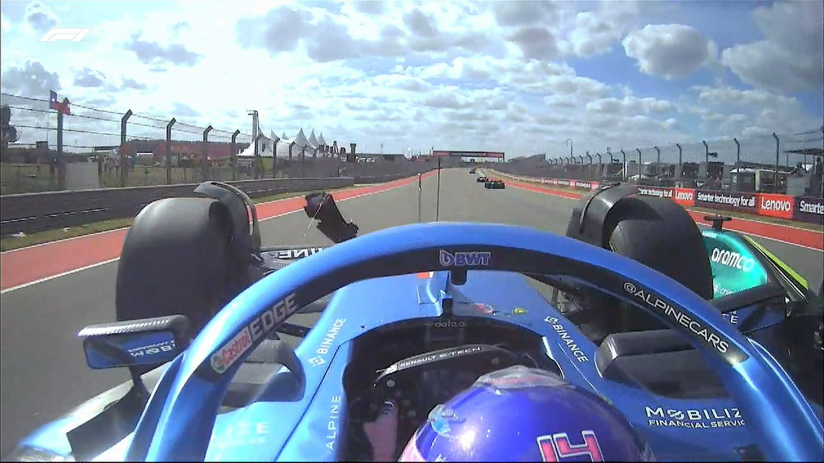 tonicuque's tweet photo. #USAGP No llevar un retrovisor (elemento seguridad, pero hay 2) no es motivo para bandera negra/naranja, pero si para aceptar una protesta tarde y penalizar con 30 segundos a @alo_oficial

Algo hay que revisar en esto.
¿Si rompen una luz del endplate (hay 3) se penaliza también? https://t.co/NhRfrwtO6T