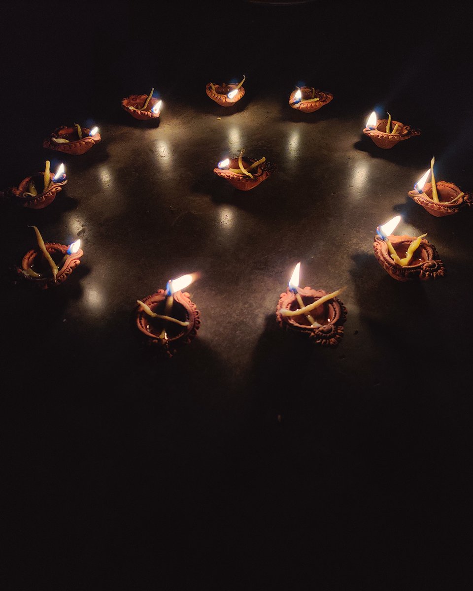 amphotogo's tweet photo. Wish everyone a very happy and safe Deepaboli. May this magical occasion bring you &amp; your falimy happiness glory prosperity and blessings #staysafeeveryone
#deepawali #kalipuja2022 #Diwali #amphotogo #deepaboli2022 #indianfestival #festivevibes #festivedecor #festivaloflights2022 https://t.co/gAl7FvibIN