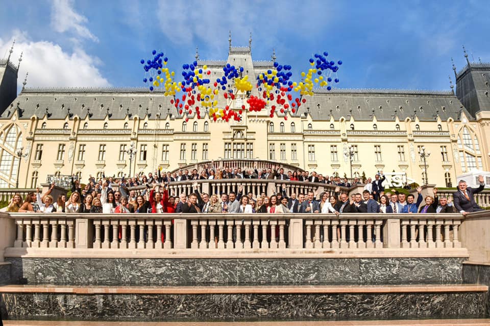DdsDiagnostic's tweet photo. DDS Diagnostic - alături de Repatriot la Summitul din Iași și Chișinău
Două dintre provocările importante abordate în cadrul întâlnirii oamenilor de afaceri români de pretutindeni din acest an au fost războiul și criza.

🤩 Mai multe despre summit, aici: https://t.co/uKQilkQbjd. https://t.co/Fh9J9Tharv