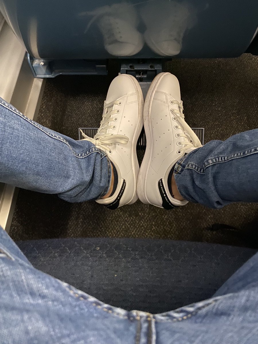 leoetom's tweet photo. Go to work !  #pied #pieds #piednus #fetisch #hetero #hétérocurieux #bi #gay #mec #kiffeurcho7 #work #feetlover 
Instagram : https://t.co/yHiM98GsiR https://t.co/8fDMUIesb2