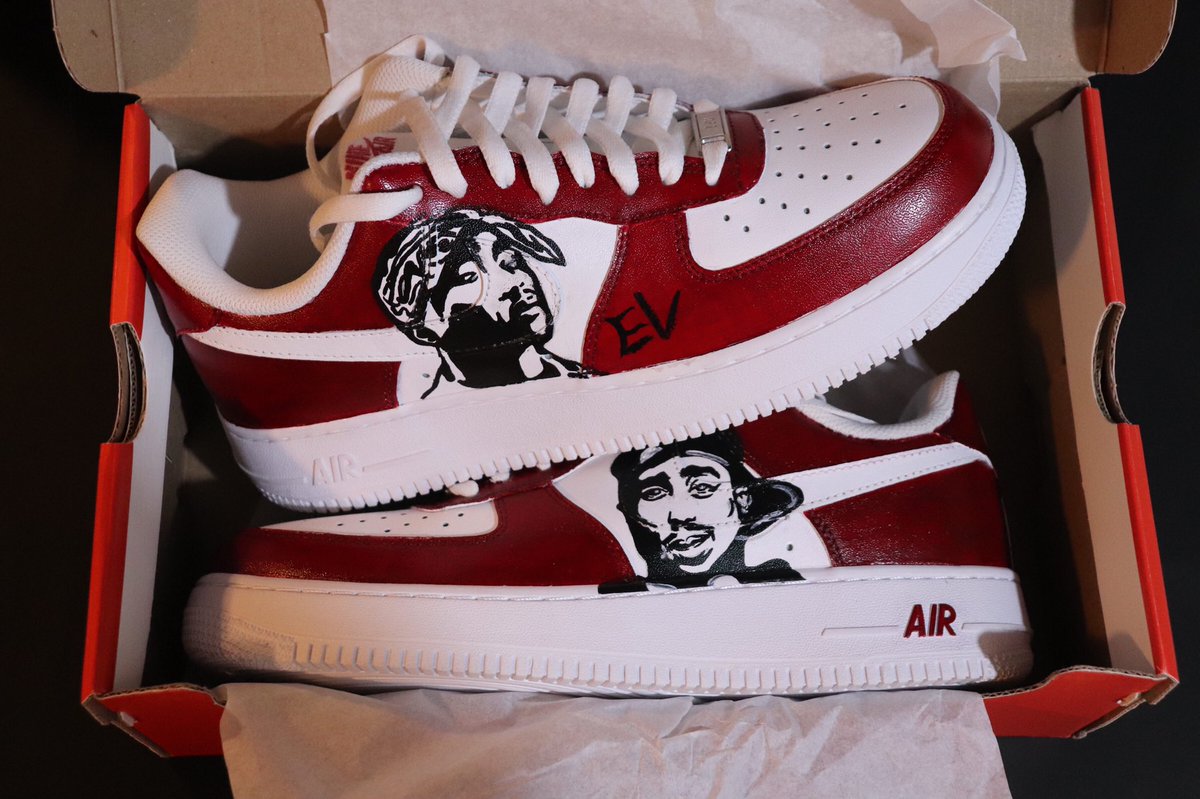 SoyBrendart's tweet photo. Un pedido más de Custom, me gusta mucho hacer este tiempo de trabajos✨
#angeluspaint #angelus #custom #painting #tupac #tupacshakur #tupacedits #nike #nikeairforce1 #jrz #create #pintar #customized #customshoes https://t.co/lTsCJuIEUF