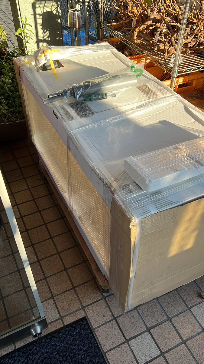 AquaRevue's tweet photo. ADAキューブガーデンOF水槽
※弊社アフター加工
※メーカー保証対象外
今回は120㎝用PALUDA TANK
可能な事はなんでも致します。
#水槽 #ADA #PALUDA https://t.co/tvb7LcALnK