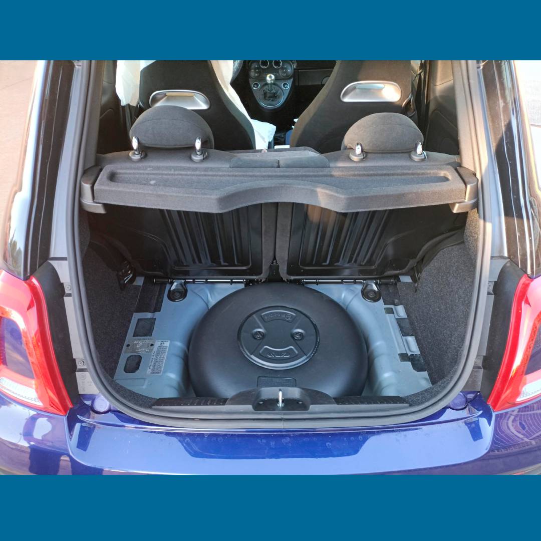 Astrave_oficial's tweet photo. ☀️¡Buenos días!
🚗Para arrancar la semana con energía, ¡tenemos nueva transformación! En este caso, de la mano de @iRCONGAS, que ha transformado este Fiat 500 Abrath 595 de 165 cv con un con depósito toroidal interno de 39L brutos.
#RedASTRAVE #gas #GLP #autogas https://t.co/oOcyXgJGfA