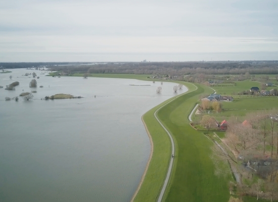 Door gemeenten, waterschap en provincie wordt samengewerkt op regionaal niveau aan #klimaatadaptatie. Op basis van het uitgevoerde werk is een kompas geschreven voor de aanpak van hitte, droogte, wateroverlast en overstromingen in West-Overijssel.
blog.hydrotheek.nl/2022/08/klimaa…