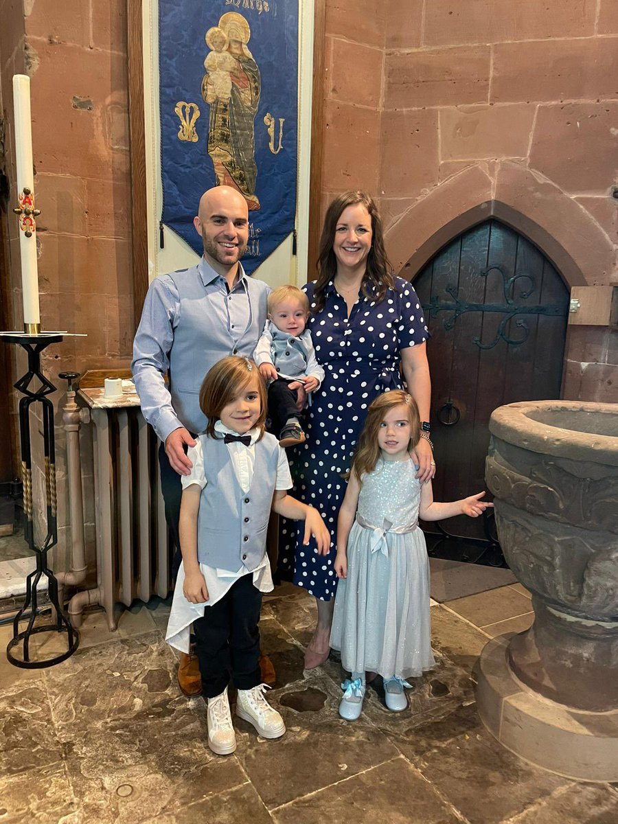 Yesterday we celebrated Joeys 1st Birthday and Christening. We almost got a photo of all 5 of us looking in the same direction. 
#family 🫶