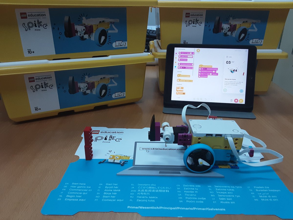 DiegoVC11's tweet photo. Ya tenemos preparadas las próximas sesiones de robótica gracias a @robotix nuestro alumnado está semana lo va a flipar. Seguiremos informando... #SPIKEprime https://t.co/2hxPIR19ur