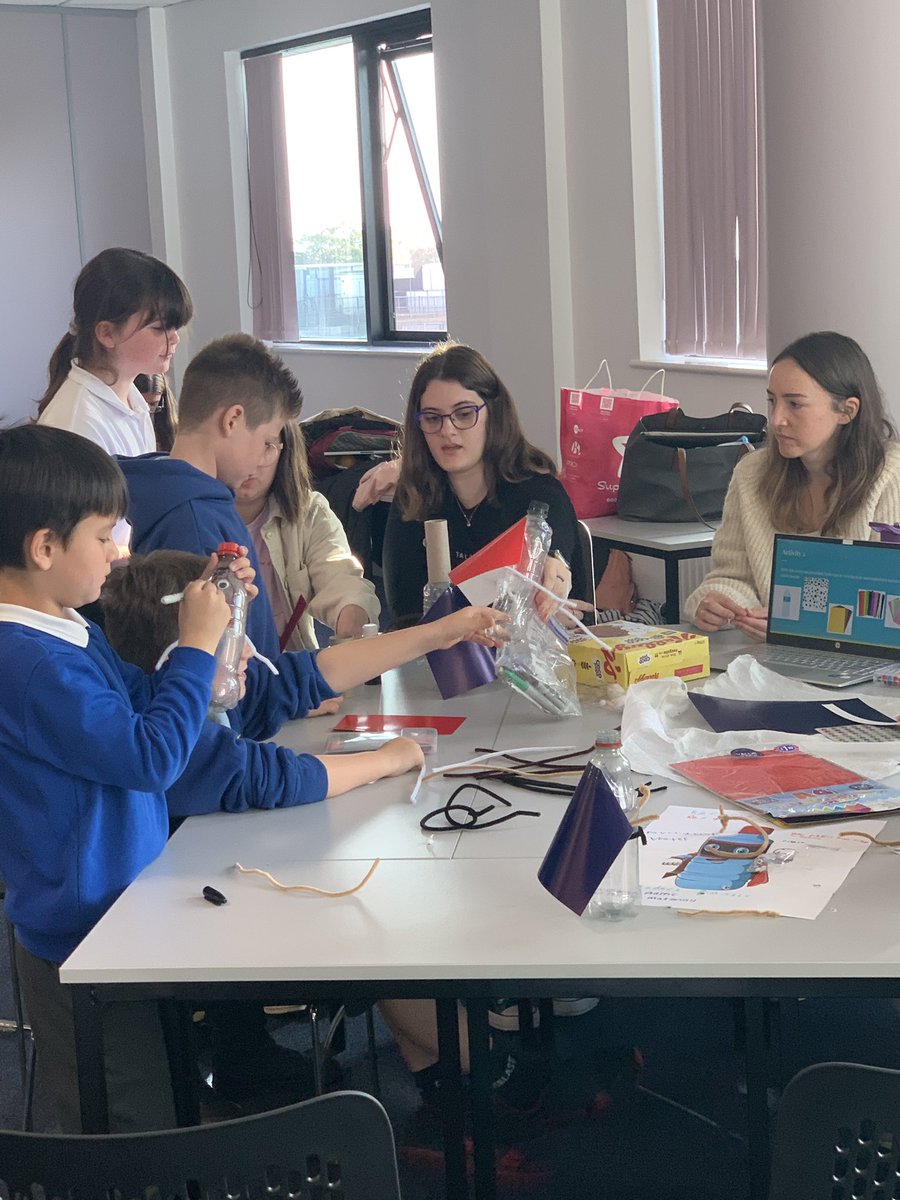 HEL71_'s tweet photo. Wishing the Swansea Uni primary PGCE students a wonderful start to their first teaching placement. We are sure you will do us proud. Mwynhewch!
@SCO_wen @russellgrigg @PGCEswanseauni @ProfTomCrick @DrRyanMurphy https://t.co/9DiTpO5sae