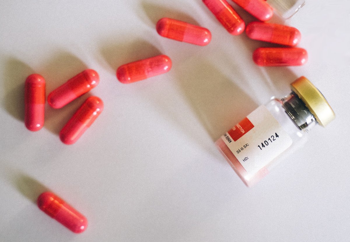 L'efficacité d’un #vaccin contre le méningocoque B et d’un #antibiotique préventif, la doxycycline, a été démontrée pour réduire le risque d’infections sexuellement transmissibles dans l'essai #agenceANRS Doxyvac.

▶️bit.ly/3CZUIwY