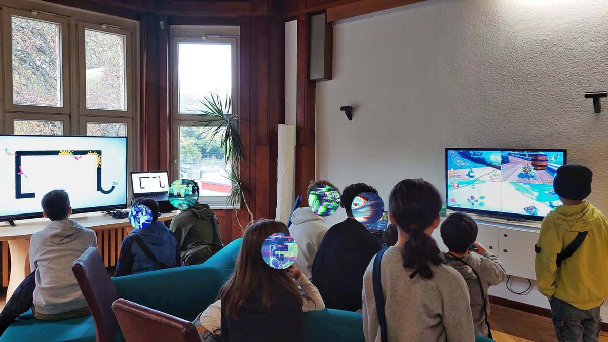 Am Samstag war das #futurecamp22 im Haus der Jugend in Bonn! Das heißt für mich 4 Gaming-Sessions hintereinander 🎮 Tolle Kids, coole Sessions, schöne Veranstaltung ♥︎ Danke an <a href="/Bonndigital/">@Bonndigital@bonn.social {inaktiv}</a> &amp; <a href="/telekomstiftung/">telekomstiftung</a> 
#gaming #medienpäda #digitaleSoA