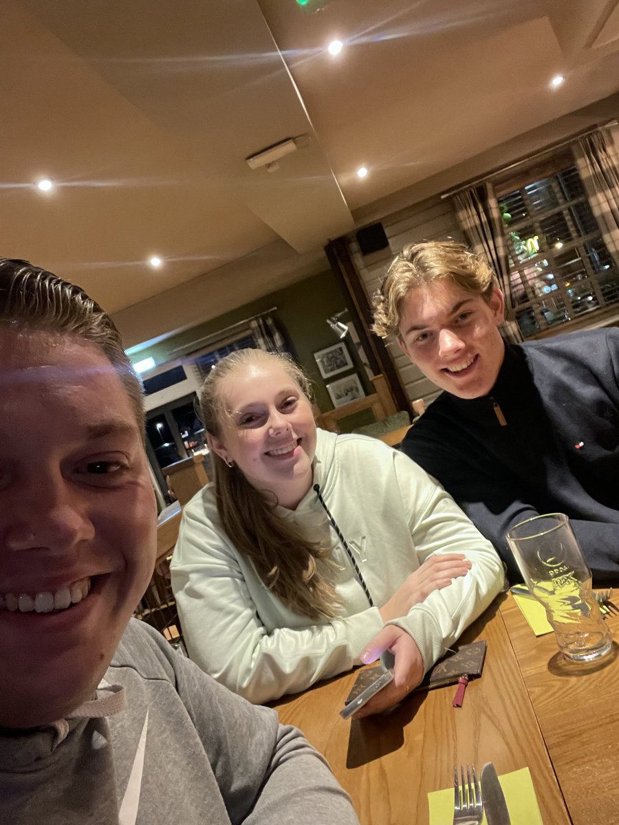 OliverEllery2's tweet photo. A nice chilled out weekend with Youth training at @SLammasMiddxFC on Saturday morning then an early pitch inspection on Sunday for the U11s who had a great game against a good side and then a Sunday evening meal with the siblings! 

#chilledweekend #chillout https://t.co/Pi1J2sIwoo