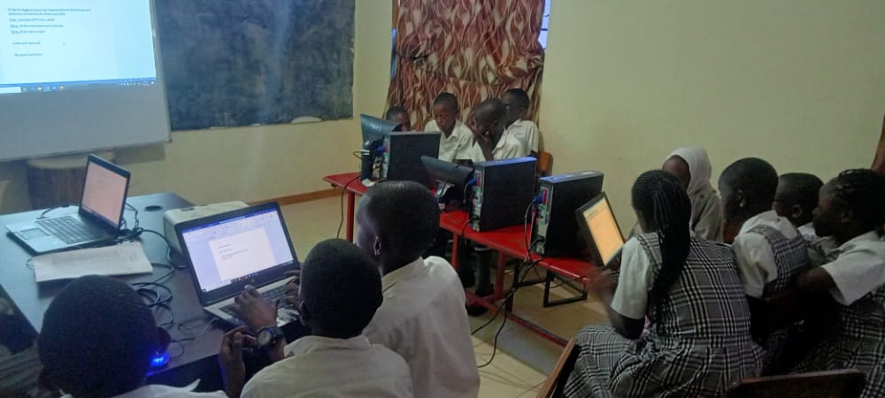 SakSchools's tweet photo. Access to computers and the Internet has become a basic need for education in our schools. #SirApolloKaggwaPrimarySchool #KisaasiComputerClass
#INTERVIEWSFor2023Intake are slated for Saturdays across our branches. https://t.co/pa1dGwu3Rw