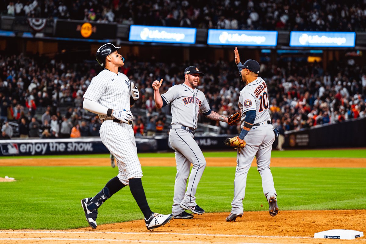 astros's tweet photo. Good morning. 😁 https://t.co/qUdVEHBcJn