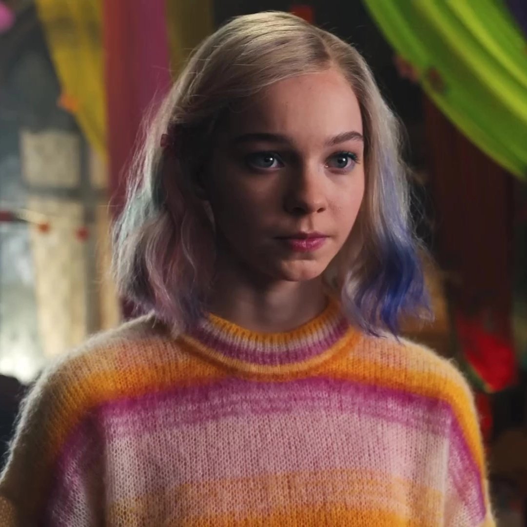 RainbowShipper7's tweet photo. Yoko: Does Wednesday threaten your life every day?
Enid: It's loving
Yoko: Are you sure?
Enid: Well, I'm still alive

#Wednesday #EnidSinclair #wednesdaynetflix #WednesdayAddams #Wenclair #Eniday #YokoTanaka https://t.co/B0m77Fw1dY