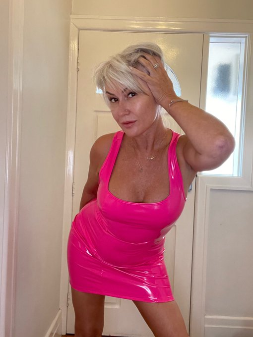 Watch TheGoldenGilf's leaked NSFW photo on TwXstars