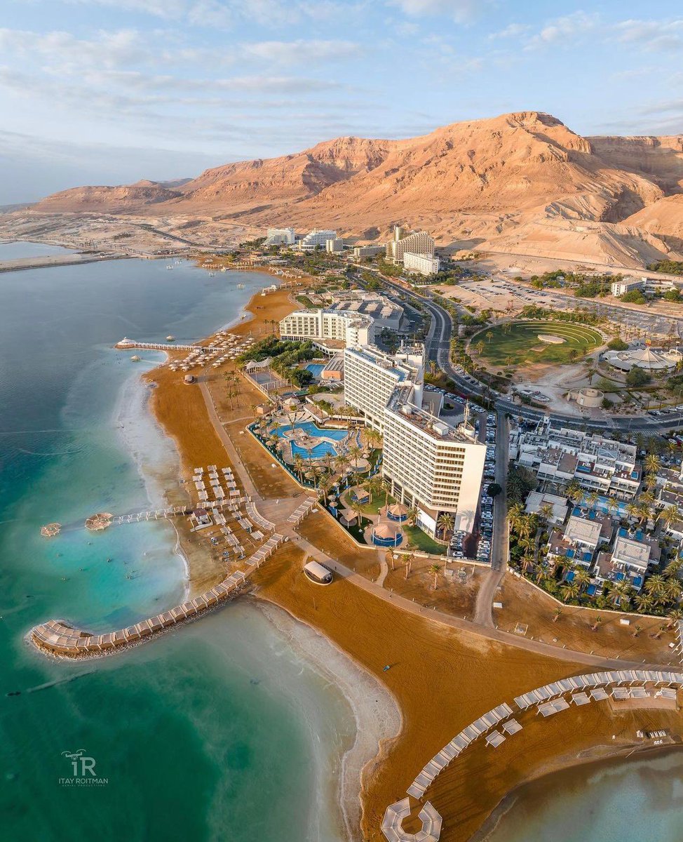 صباح الخيرᅠ من البحر الميت جنة للاستجمام والشفاء ومقصد سياحي 
فهو أوطأ بقعة على سطح