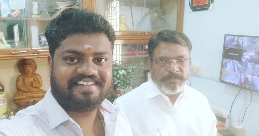 karatemonish's tweet photo. சுவாசத் தலைவர் உடன் தீபாவளி செல்ஃபி....
#vck @thirumaofficial https://t.co/zic2qeohW6