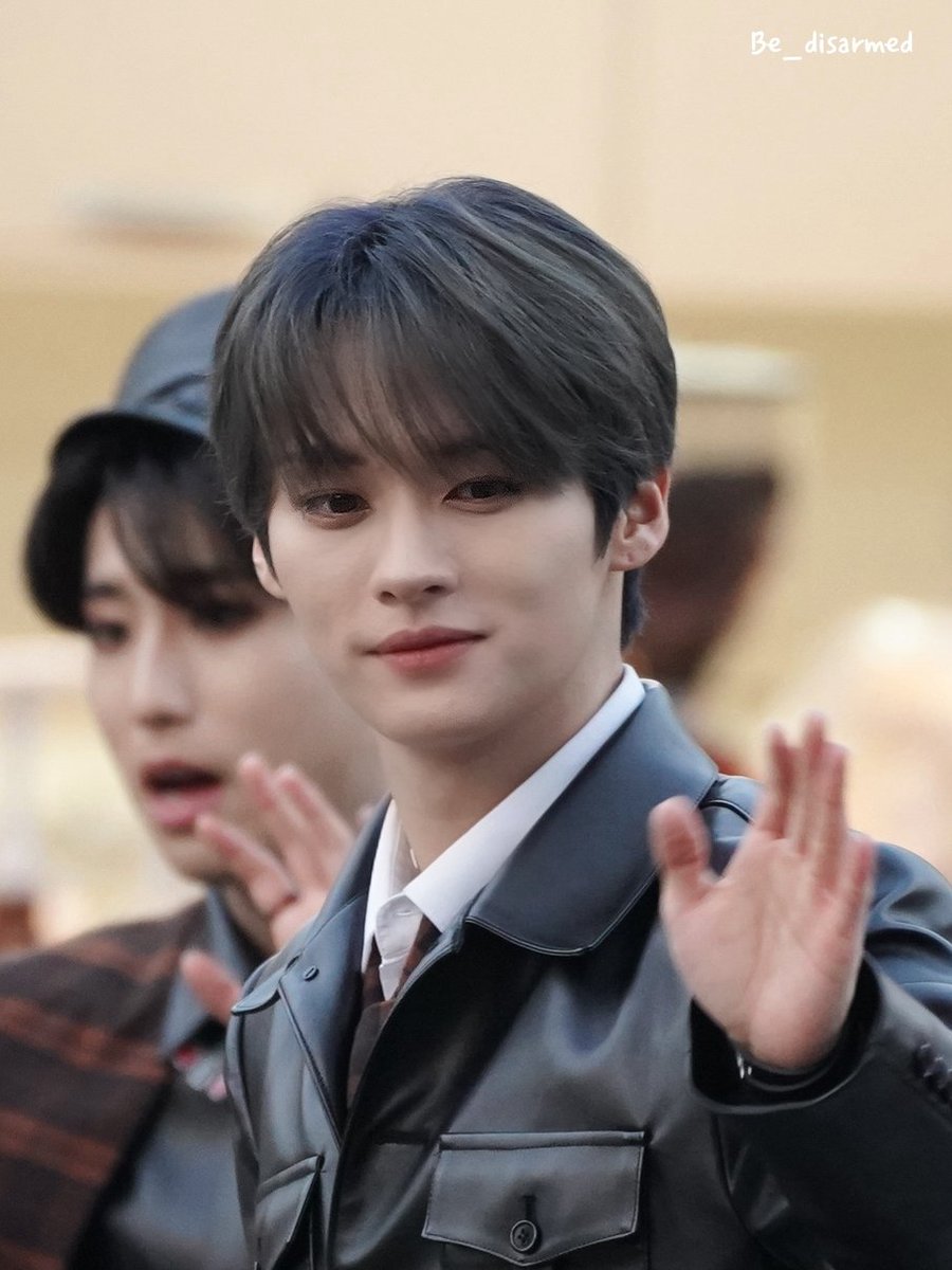 Be_Disarmed's tweet photo. 221022 미니팬미팅

완댜님💫
#LEEKNOW #리노
#straykids     #스트레이키즈   
#스키즈 #SKZ https://t.co/xbzERQGRTE
