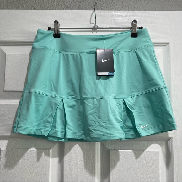 So good I had to share! Check out all the items I'm loving on @Poshmarkapp #poshmark #fashion #style<a href="/tag/fashion"class="tags"><span>#fashion</span></a><a href="/tag/nike"class="tags"><span>#nike</span></a><a href="/tag/shopmycloset"class="tags"><span>#shopmycloset</span></a><a href="/tag/style"class="tags"><span>#style</span></a><a href="/tag/poshmark"class="tags"><span>#poshmark</span></a>