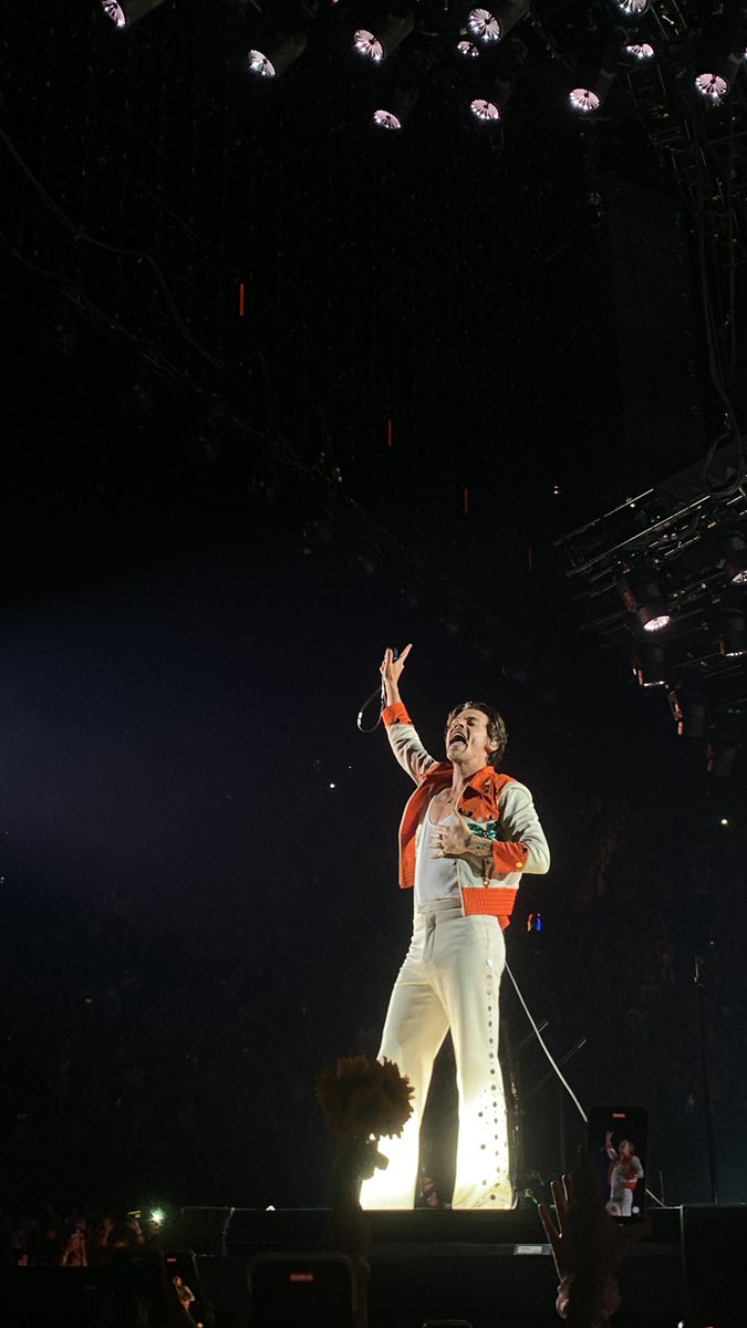 thisIoving's tweet image. soooo slay