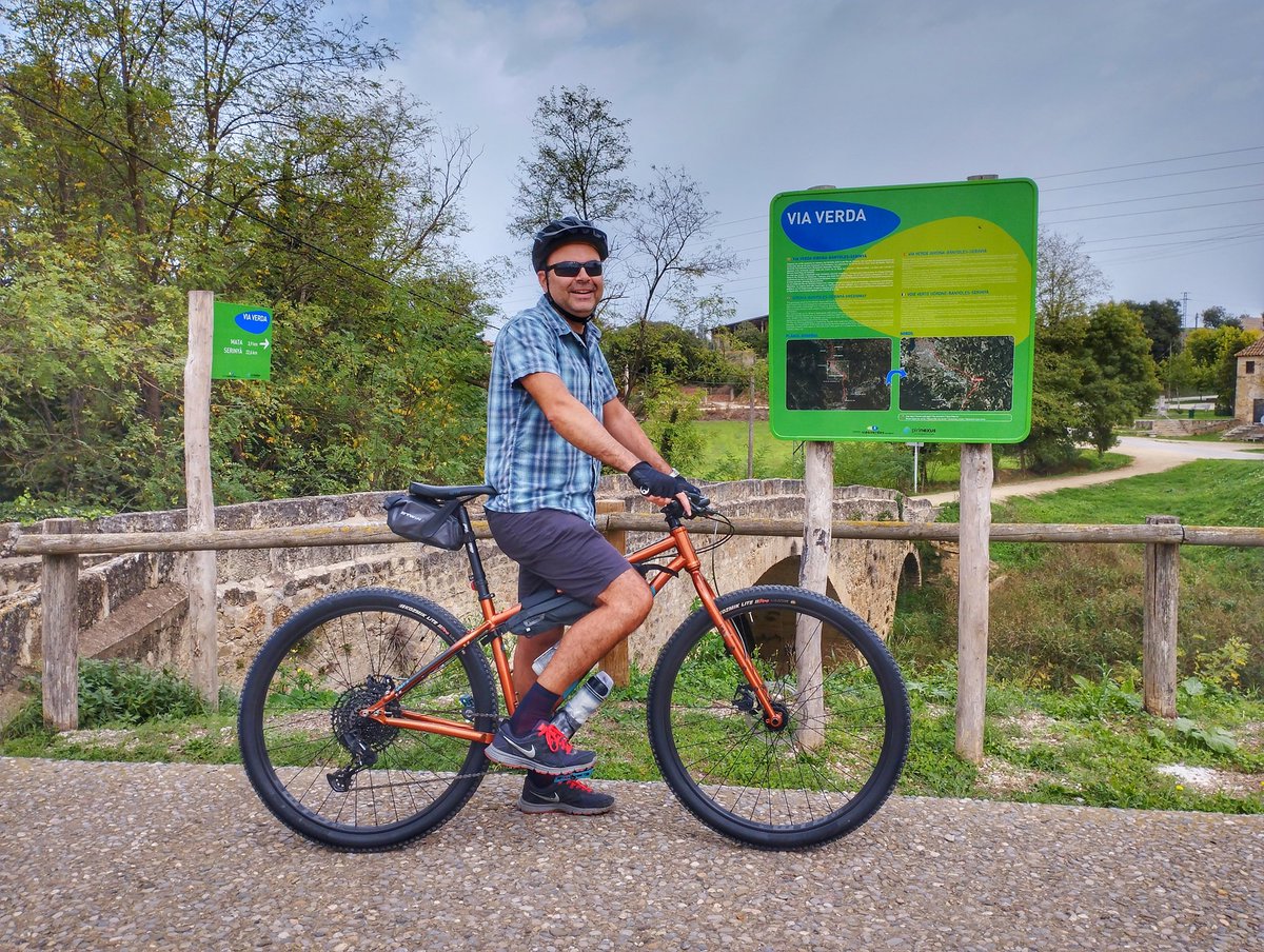vadebicigrup's tweet photo. 🔴Un GRAN DIA, un GRAN EQUIP a la Via Verda Ruta del Tren Pinxo by VADEBICI !!!

#biciCAT #cicloturisme #vadebici #girona #serinya #fotos #imatges #rutesguiadespergrups #sortidesenbici #guiatitulatenBTT https://t.co/skGZvSClPW