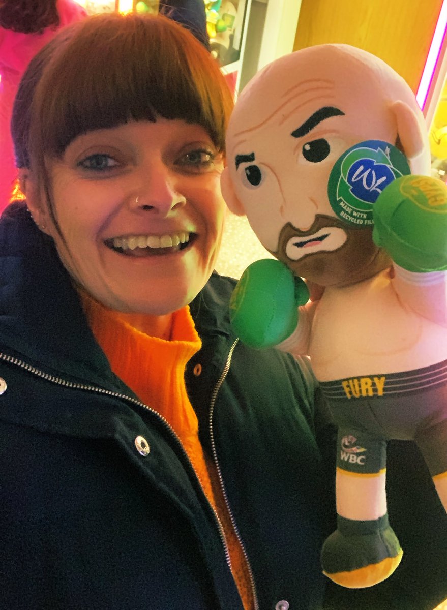 mad_maz's tweet photo. When youโve spent all weekend trying to win on the grabbers โฆ Winner Winner!!! Tyson you were worth every ยฃ1! Haha #legend #gypsyking #grabbermachine #calagran #blackpool @Tyson_Fury @parisfury1 https://t.co/VvggyhGj6B