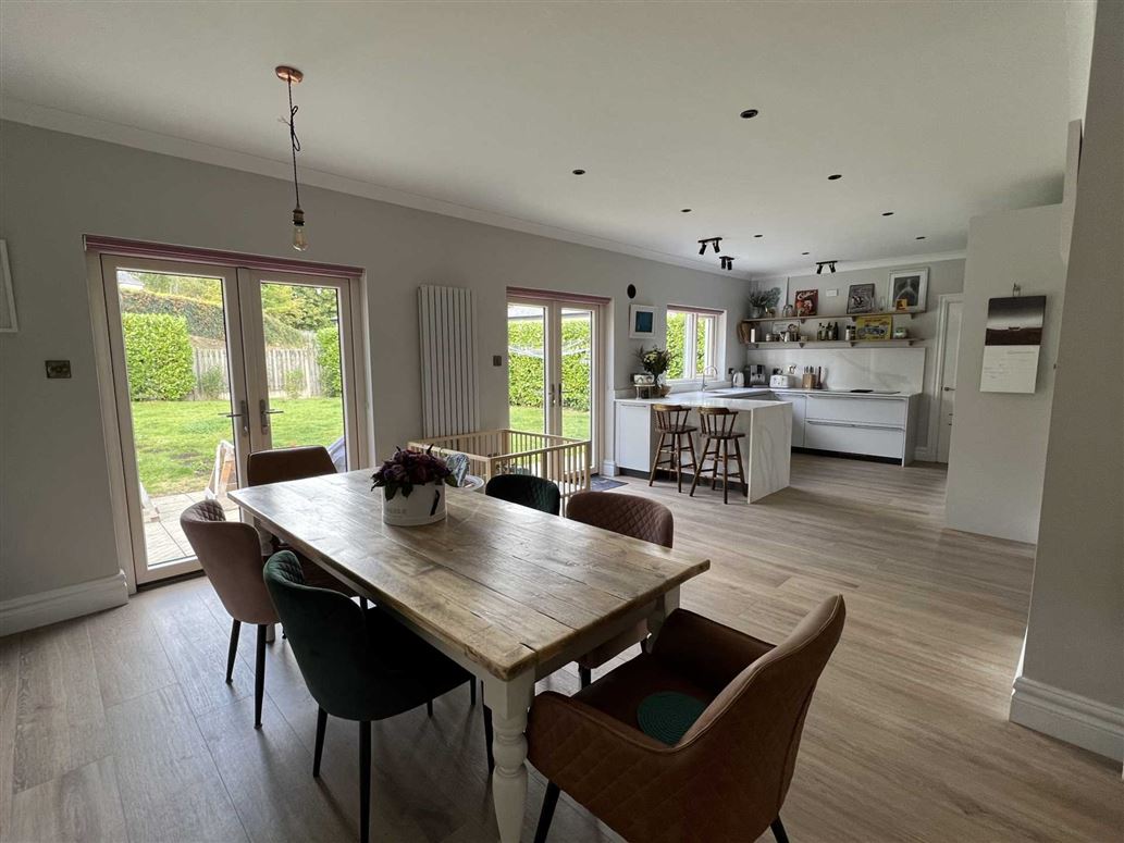 MyHomeProperty's tweet photo. On the market at present in Clonmel, Co Tipperary, is this recently renovated 4 bed detached house which is presented in excellent condition. For sale via @clonmelproperty, you can check it out at https://t.co/nCqyi52XQB https://t.co/CVqKaBiO30
