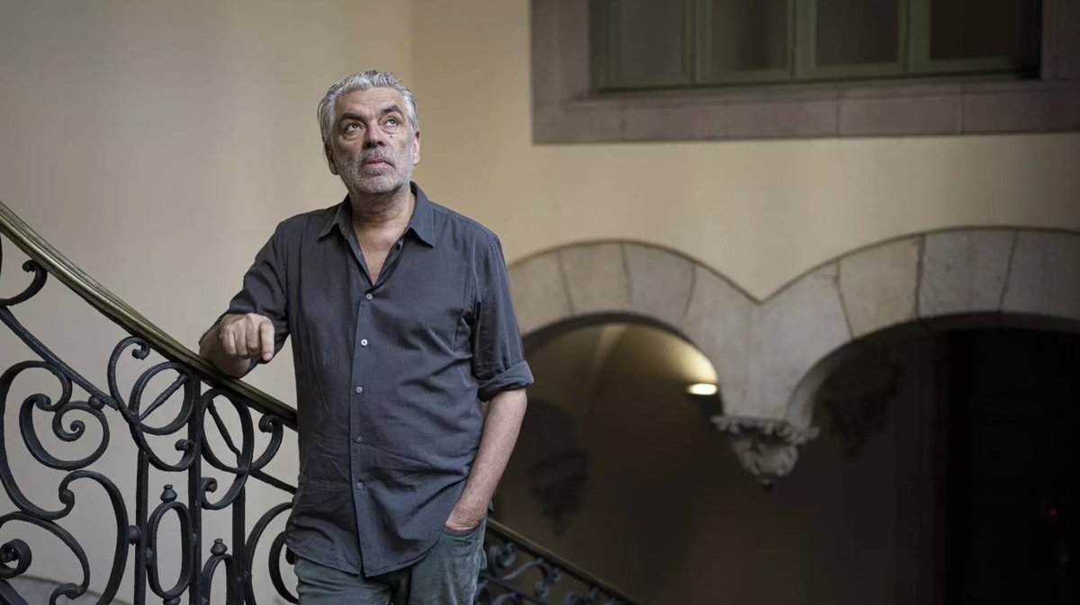 La foscor 'cantada' del prestigiós cineasta Pedro Costa s'apodera de La Virreina. 📽

Aquí 👉 ara.cat/cultura/cinema… podeu llegir l'article de <a href="/twilightkid/">Xavi Serra</a> sobre l’exposició “Cançó de #PedroCosta”

Via <a href="/ARAcultura/">ARA Cultura</a>