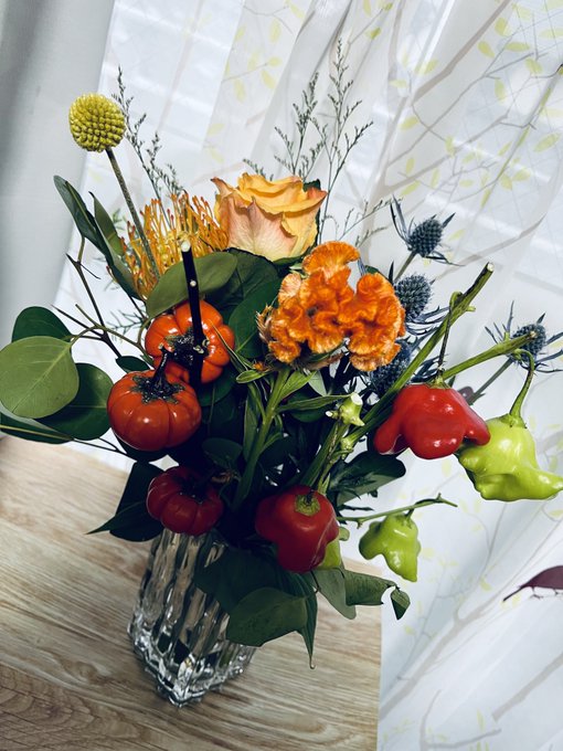 カボチャ ピーマン ハロウィンブーケ ド派手で可愛い🎃 