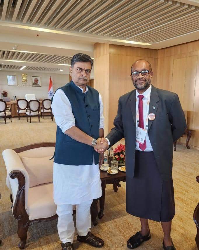 Minister @JoneUsamate had a bilateral meeting with India’s Minister for Power, New and Renewable Energy, Honorable Shri Raj Kumar Singh. Discussion focused on areas of common interest and how India can assist Fiji’s energy sector. 🇫🇯🇮🇳