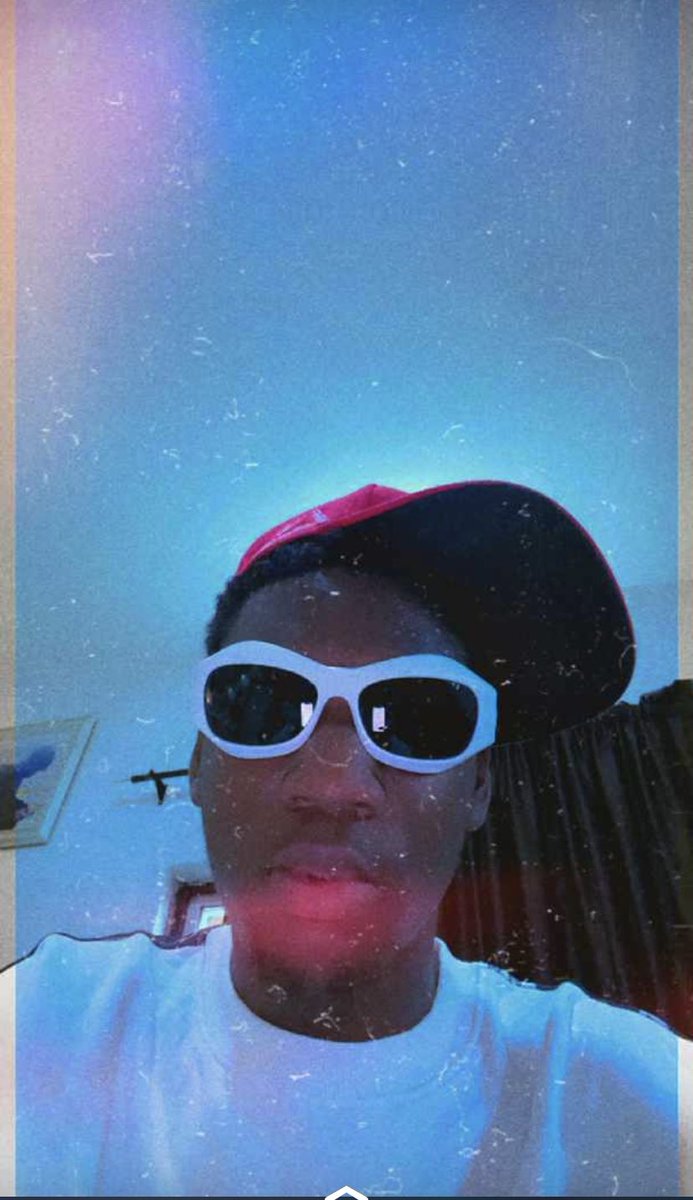 UmbelzzN's tweet photo. If a woman is giving you issues make her go on vacation then you can go on a tour to fetch for other fishes in other oceans that balances the diet….. https://t.co/ZhKvfs5Yap