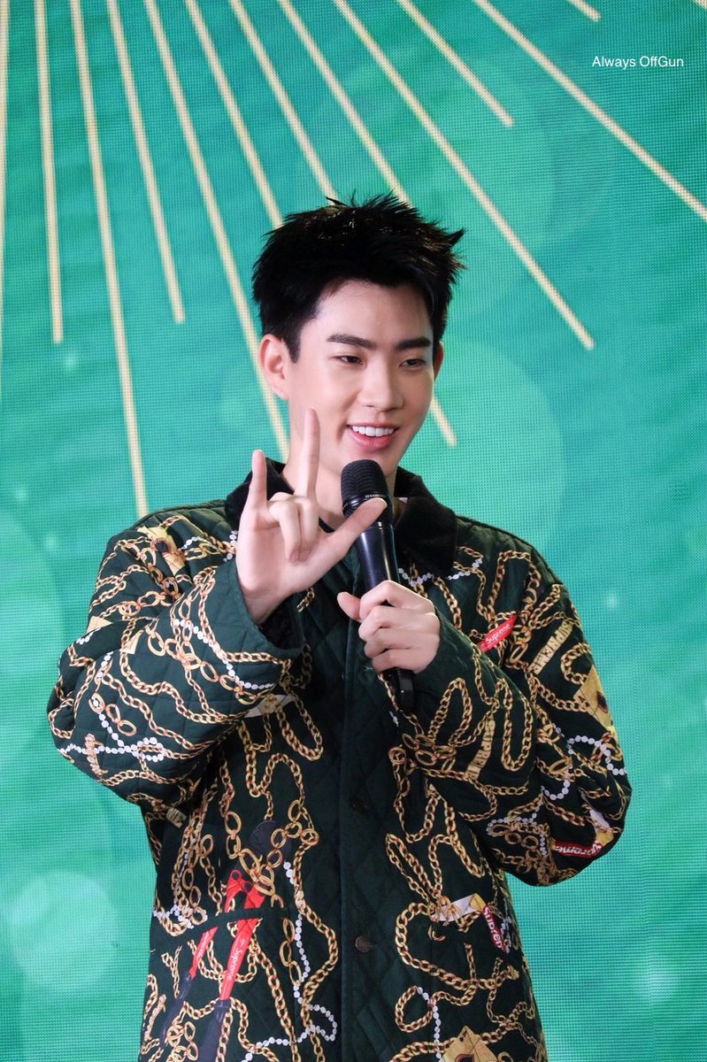 AlwaysOffgun's tweet photo. I love you so much🥰
@off_tumcial
#25ปีเซ็นสามxออฟจุมพล
#ออฟจุมพล #OffJump https://t.co/RAFdx6lINI