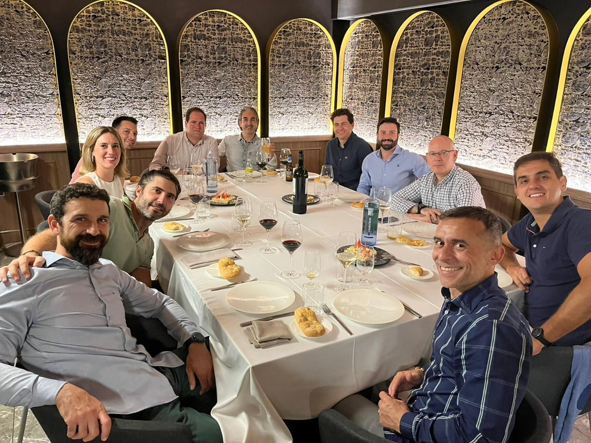 disid_corp's tweet photo. Para empezar la semana queremos recordar la cena del jueves por la noche previa al #DISID CIO Summit 2022 de la mano de MuleSoft. https://t.co/by2yMV9aeQ