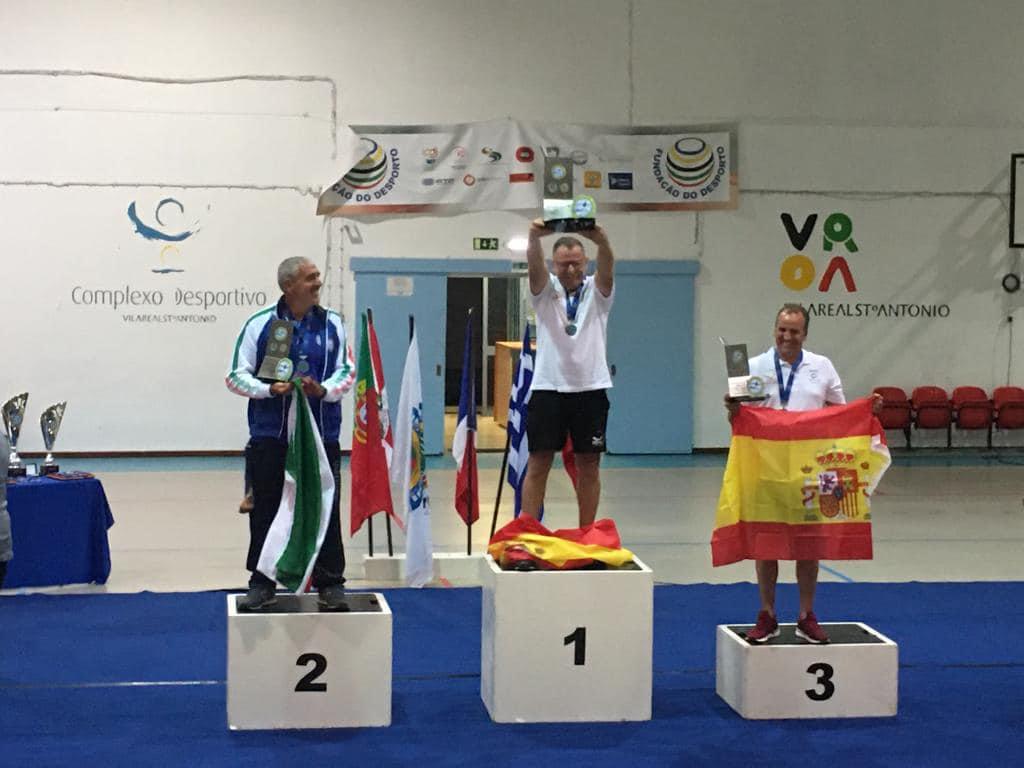 🎣 🏆 Des de l'Ajuntament de la Llosa de Ranes volem donar l'enhorabona a Vicente Giner. El nostre veí s'ha proclamat campió d'Europa individual en la modalitat de pesca "corcheo-mar". Giner s'ha imposat en el Campionat Europeu de Pesca celebrat del 18 al 22 d'octubre en Portugal