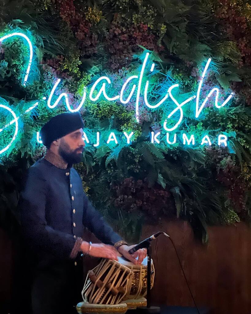 ruthmedia's tweet photo. #diwali night dinner #tablaplayer #swadish #glasgow https://t.co/BsVRj93HU6