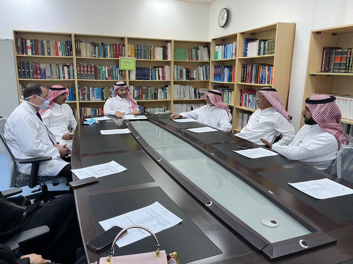 zgh6917's tweet photo. في إطار السعي للتميز في تقديم الرعاية الصحية للمرضى وأسرهم #مستشفى_الزلفي_العام يعقد اجتماع المجلس الاستشاري الدوري للمرضى

#تجمع_الرياض_الصحي_الثاني https://t.co/9e2Hw3guwD