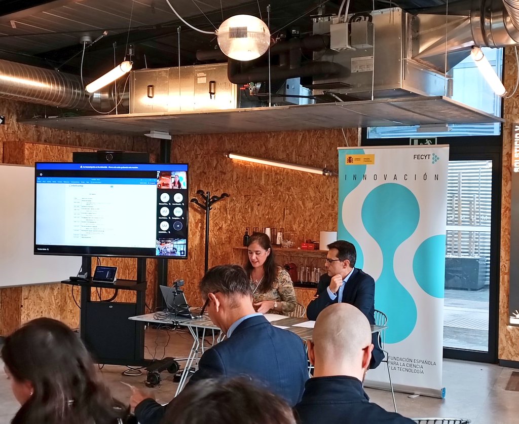 IntelComp_H2020's tweet photo. Ready to start the kick off of Artificial Intelligence Living Lab😃
#BepartofIntelComp #AI #IntelComp #LivingLab https://t.co/uvAnlbSAgt