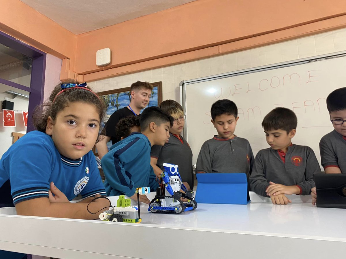 TeamsSteam's tweet photo. Science, robotics, coding and art. 🪐🤖💻🎨 #STEAM #Erasmus+ https://t.co/7hxV5S3YR7