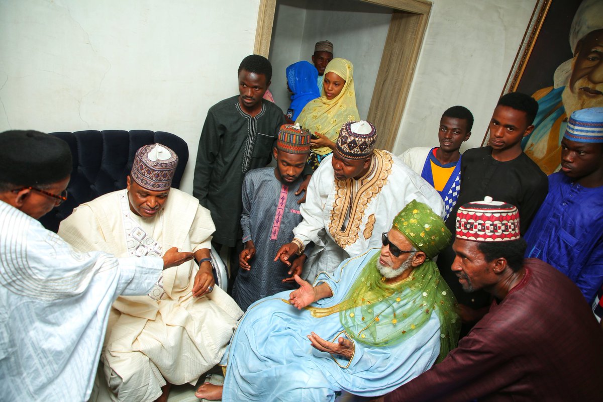AirMarshalsadiq's tweet photo. Yesterday, @CAS_AMSadique visited Sheikh Dahiru Uthman Bauchi https://t.co/tOkJsAGz30