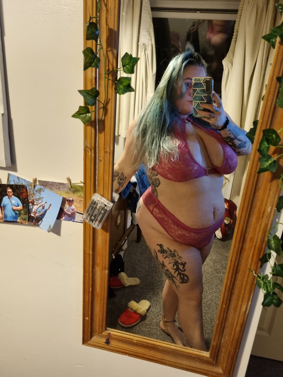 Bambibrats's tweet photo. Pink to make the boys wink ;)
https://t.co/0n5ftSOE9h
#lingeremodel #lingerie #plussizeuk #plussizemodel #bbw #camgirl #fishnets #blueeyegirl #bluehair #bluehairdontcare #photooftheday #photographers #modelsofinstagram #freelancemodel #onlyfanscreator #content #onlyfans https://t.co/sCp9OfE0fM
