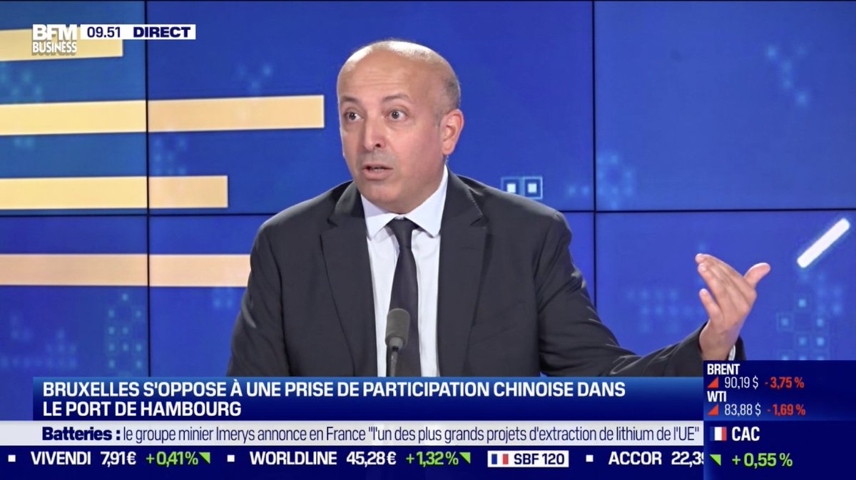ObjectifFrance's tweet photo. Prise de participation chinoise dans le port de Hambourg ? Vive réaction de @RafikSmati :

"Quand arrêterons-nous d'être des bisounours ? La géopolitique est un rapport de forces !" https://t.co/yavWKuVKWO