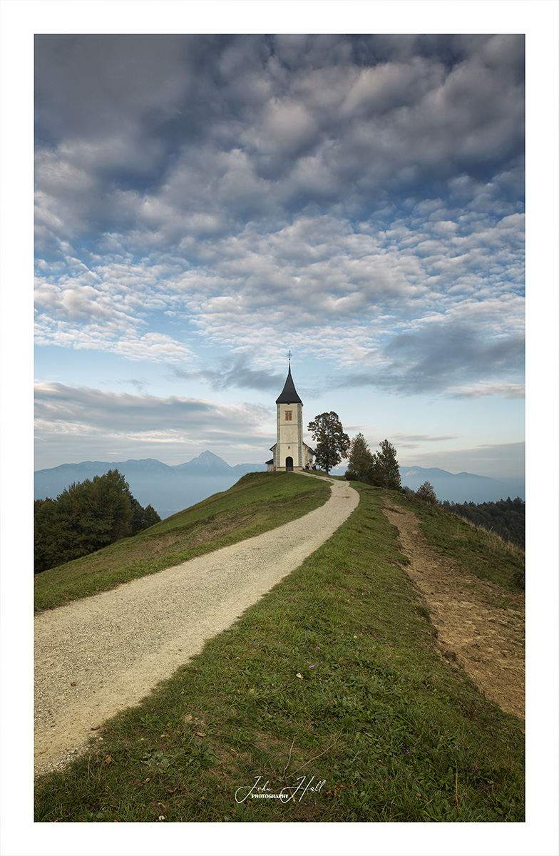Jamnik cloudscape, Slovenia. @StormHour @CanonUKandIE @ThePhotoHour #Jamnik #Slovenia #landscapephotography #JulianAlps