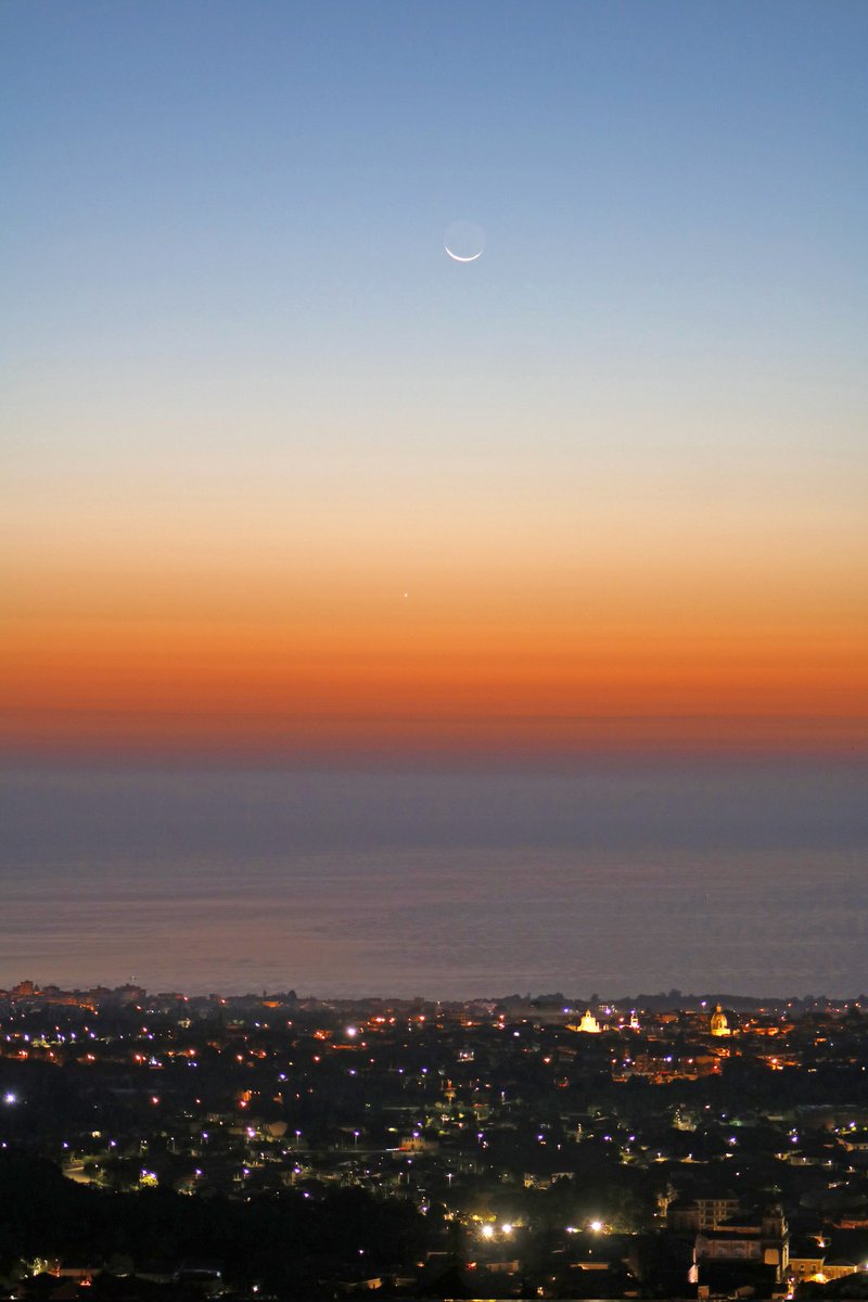 pappa_giuseppe's tweet photo. #Moon and #mercury 
24/10/2022 4.30UT
Trecastagni, #Sicily.
#astrophotography #astronomy #NASAPhotos 
@Focus_it @AnsaScienza @Coelum_news @SkyandTelescope @earthskyscience https://t.co/hAyLkxgLd9