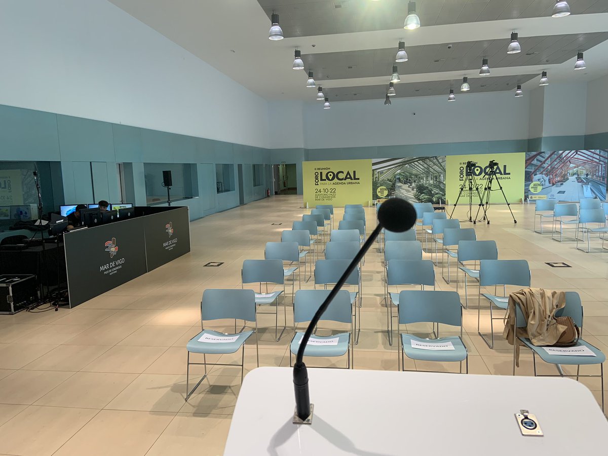 fempcomunica's tweet photo. Últimos preparativos.
Empezamos a las 11.
#ForoLocal para la #AgendaUrbana
#FEMP - @mitmagob https://t.co/6O7U4FrnZl