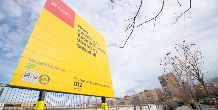 RadioSabadell's tweet photo. L'edifici de secundària de l'@IEVirolet estarà enllestit d'aquí a tres anys

@educaciovoc i @AFAVirolet ho han acordat en una trobada

📝 https://t.co/oE5Yedcp5V https://t.co/Al2Hbv6UnO