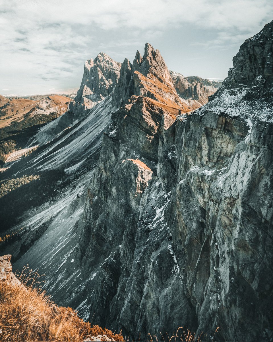 Luca__Ramble's tweet photo. Seceda 🇮🇹
#ourplanetdaily #trentinoaltoadige #folkscenery #moodygram #moodygrams  #igmasters #openmyworld #stayandwander #folkgreen  #wildernessculture #folkvibe  #welcomenature #hiking #naturephotography #neverstopexploring #exploremore #southtyrol #visititaly #dolomites https://t.co/djUIMVQwAw